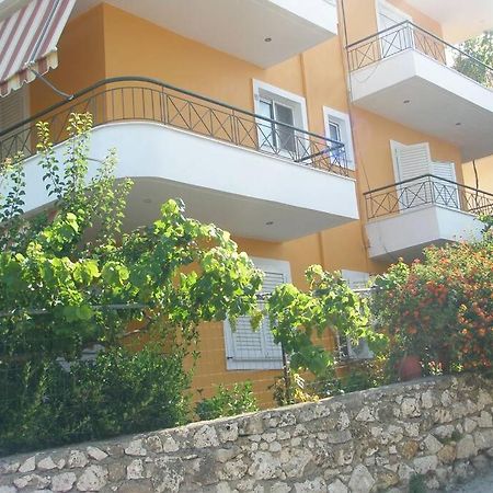 Lina'S Apartment Himare Exterior photo
